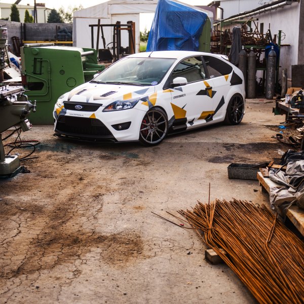 Custom Painted White Ford Focus - Photo by JR Wheels