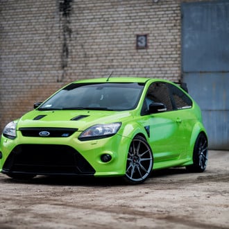 Green Ford Focus with Aftermarket Vented Hood - Photo by JR Wheels