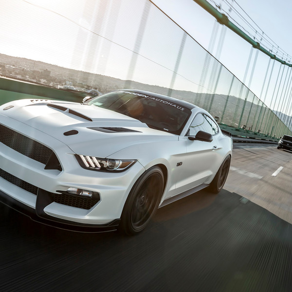 Custom Body Kit on White Ford Mustang 5.0 - Photo by Vorstiner