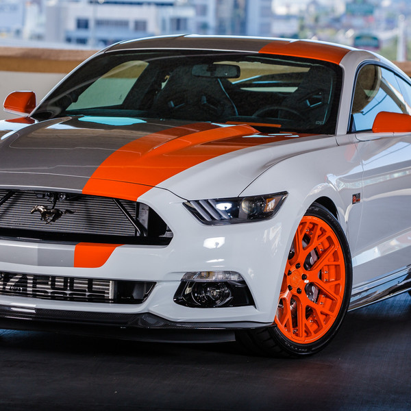 Bright Orange Custom Painted Wheels on Mustang GT - Photo by Bojix