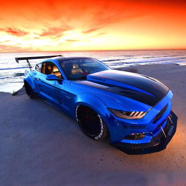 Track King - Ford Mustang With Overfenders - Photo by Peter Linney