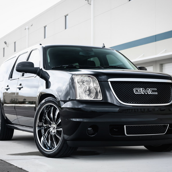GMC Yukon XL on Forgiato Rims - Photo by Exclusive Motoring