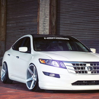 Chrome Billet Grille on White Honda Crosstour - Photo by Vossen