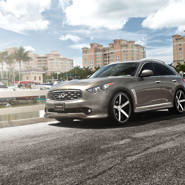 Gray Metallic Infiniti FX35 with Chrome Grille - Photo by Vossen