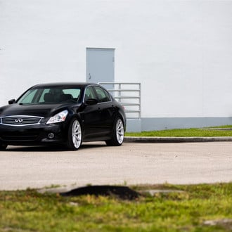 Black Infiniti G37 with Aftermarket Chrome Grille - Photo by Vossen