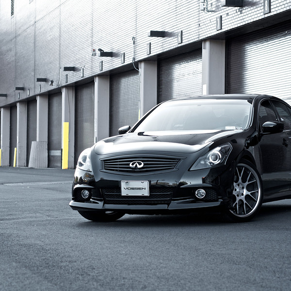 Aftermarket Front Bumper Cover on Black Infiniti G37 - Photo by Vossen