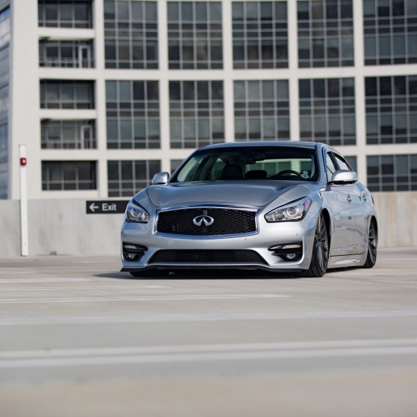 Air Lifted Infiniti Q70 With Vossen VPS-301 Wheels - Photo by Vossen