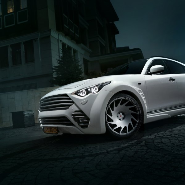 Fully Loaded Infiniti QX70 With a Wide Body Kit and Vossen Rims - Photo by Vossen