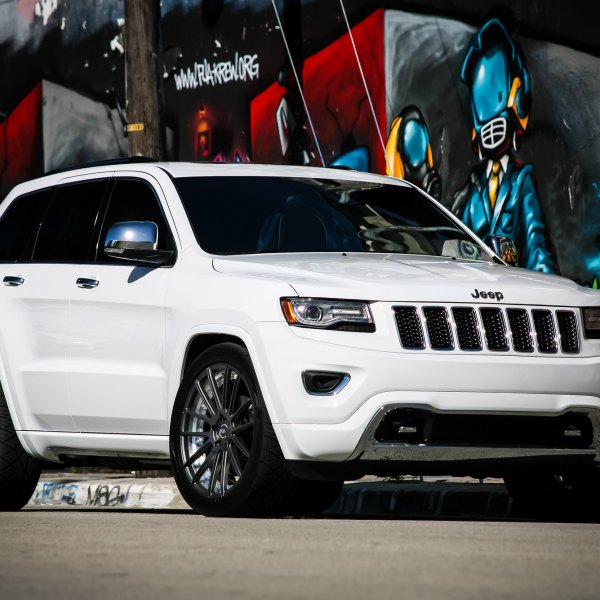 Black XO Luxury Wheels with Polished lips on Jeep Grand Cherokee - Photo by XO Luxury