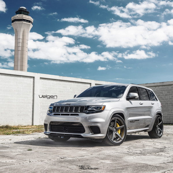 Aftermarket Front Bumper on Gray Jeep Grand Cherokee - Photo by Velgen Wheels