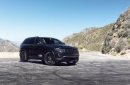 Blacked Out Jeep Grand Cherokee Gets Plenty of Attention with Custom Wheels