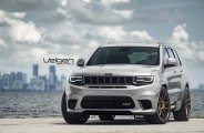 Blacked Out Body Accents Provide Unmatched Style for Gray Jeep Grand Cherokee