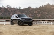 Jeep Grand Cherokee Gets Blacked Out Styling for Aggressive Look