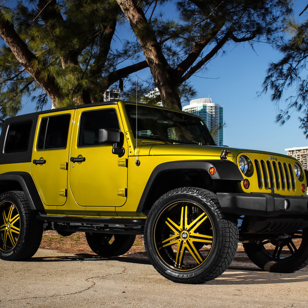 Jeep Wrangler Unlimited on Colormatched Rims - Photo by Exclusive Motoring