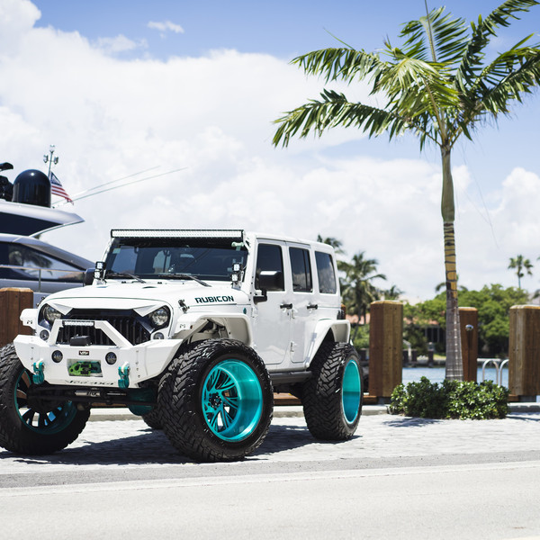 Off-road Rims on White Jeep Wrangler Rubicon - Photo by Fuel Off-Road