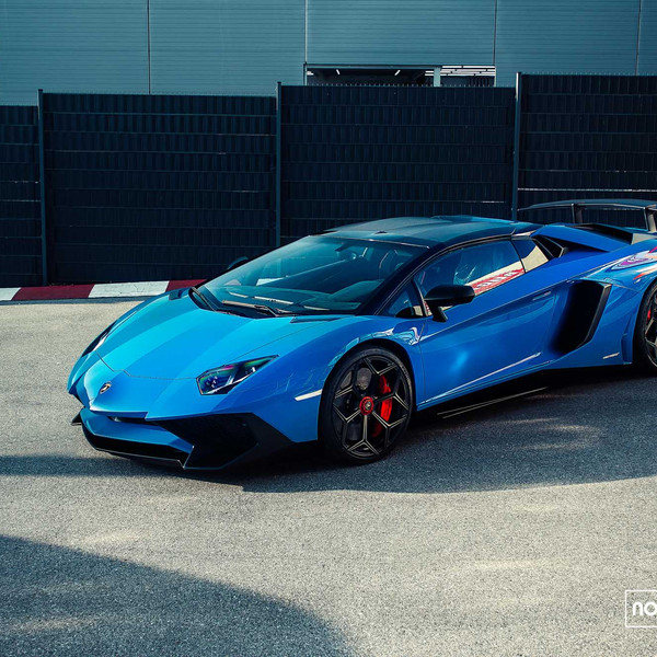 Blue Lamborghini Aventador with Custom Body Kit - Photo by Vossen