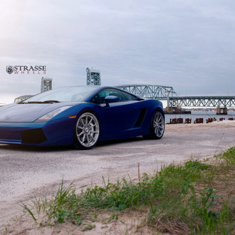 Aftermarket Front Bumper on Blue Lamborghini Gallardo - Photo by Strasse Forged