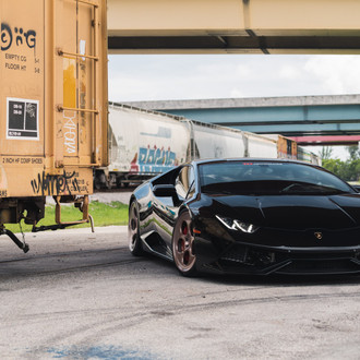 Pure Speed: Lambo Huracan on Extravagant Wheels