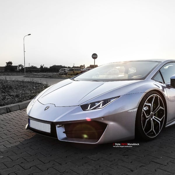 Custom Headlights on Silver Lamborghini Huracan - Photo by Vellano