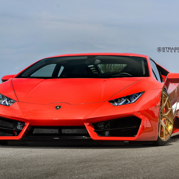 Red Lamborghini Huracan with Dark Smoke Headlights - Photo by Strasse Forged