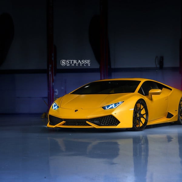 Yellow Lamborghini Huracan with Custom LED-Bar Style Headlights - Photo by Strasse Forged
