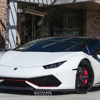 Dark Smoke Headlights on White Lamborghini Huracan - Photo by Strasse Forged