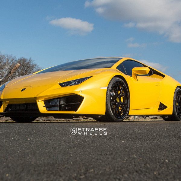 Yellow Lamborghini Huracan with Custom Front Bumper - Photo by Strasse Forged