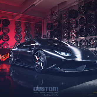 Carbon Fiber Front Lip on Black Lamborghini Huracan - Photo by Ciprian Mihai