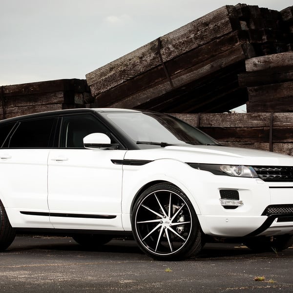 White Land Rover Evoque with Blacked Out Grille - Photo by Vossen