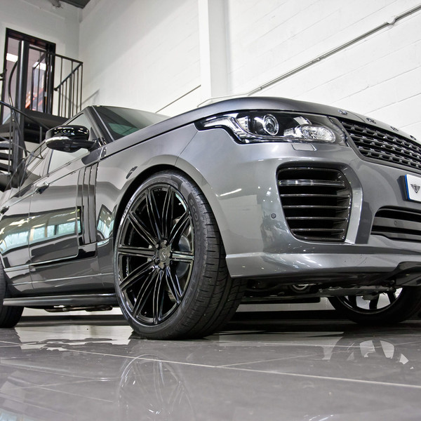 Custom Grille on Gray Range Rover - Photo by Vossen