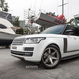 Chrome Mesh Grille on White Range Rover - Photo by Strasse Forged