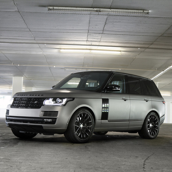 Gray Range Rover with Blacked Out Mesh Grille - Photo by Zito Wheels