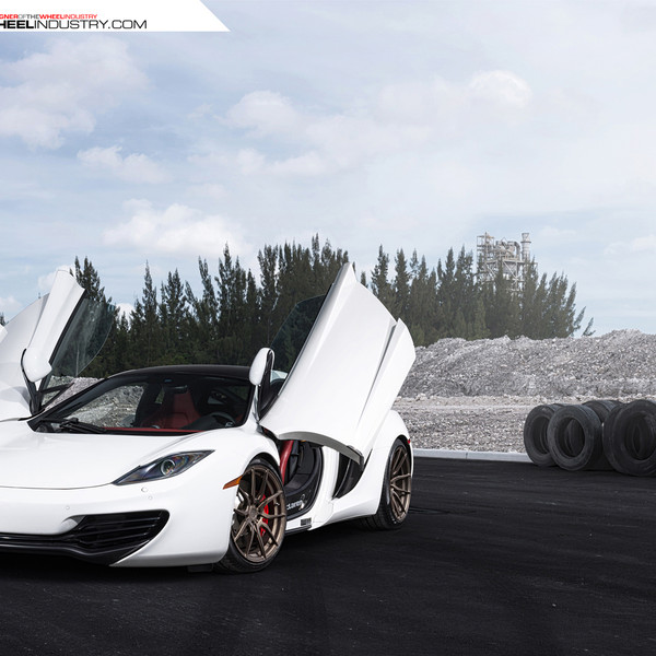 Modern Supercar Dream - Mclaren 12c - Photo by ADV.1