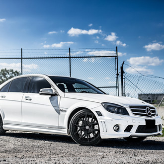 Dark Smoke Halo Headlights on White Mercedes C Class - Photo by Vorstiner