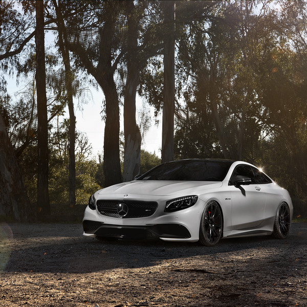 White Mercedes C Class with Blacked Out Grille - Photo by Zito Wheels