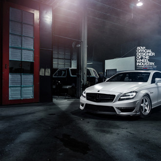 Quintessence of Luxury - Diamond White Benz on Custom Rims - Photo by ADV.1