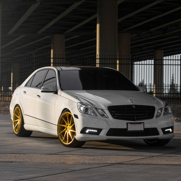 Blacked Out Grille on White Mercedes E-Class - Photo by Avant Garde Wheels