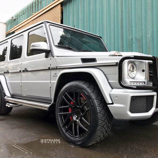 Custom Grille Guard on White Mercedes G-Class - Photo by Strasse Forged