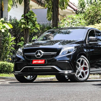 Custom Black Mercedes GLE with Chrome Trim - Photo by Vossen
