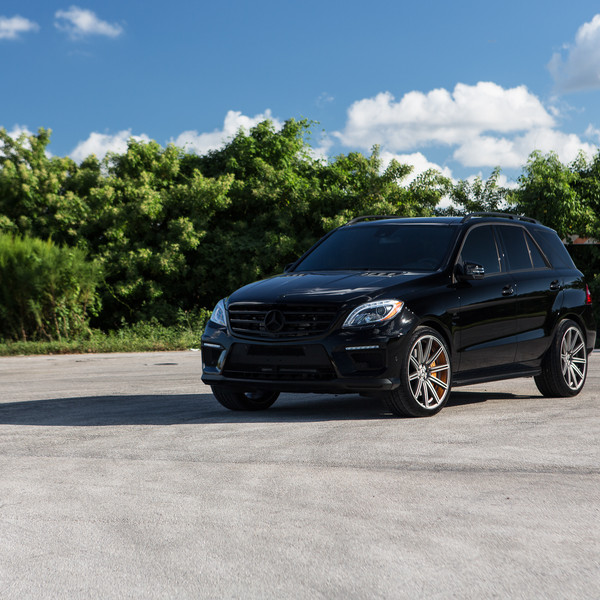 Mercedes M Class with Blacked Out Custom Grille - Photo by Vossen