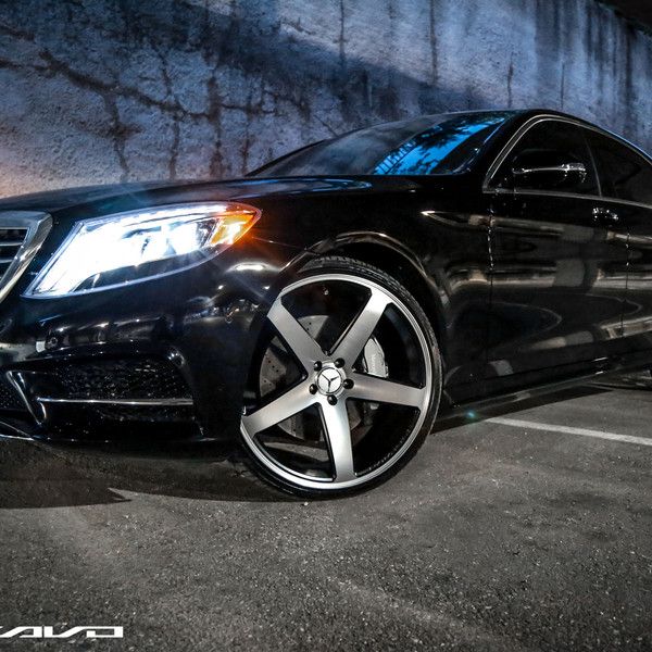 Concavo Premium Wheels on Black Mercedes S Class - Photo by Concavo