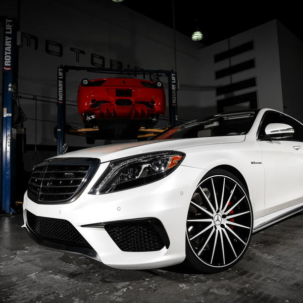 Mercedes S-Class AMG With Classy Rims - Photo by Exclusive Motoring