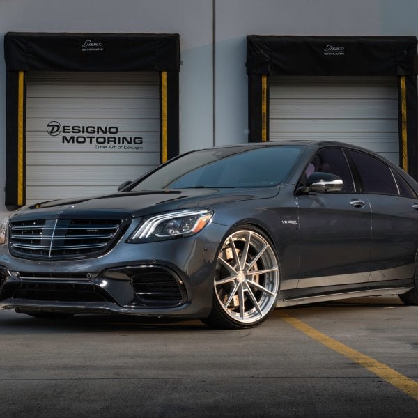 Custom Billet Grille on Black Mercedes S Class - Photo by Anrky Wheels