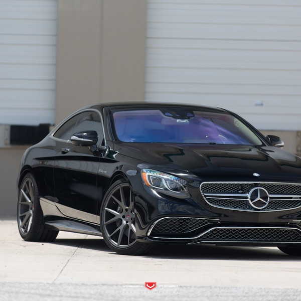 Mercedes-Benz S65 AMG on Gloss Graphite Vossen VFS6 - Photo by Vossen