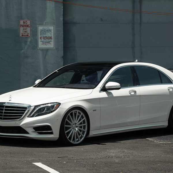 White Mercedes S Class with Chrome Grille - Photo by Vossen