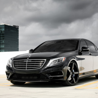 Sinister Mercedes S-Class With Blue Brake Calipers - Photo by Exclusive Motoring