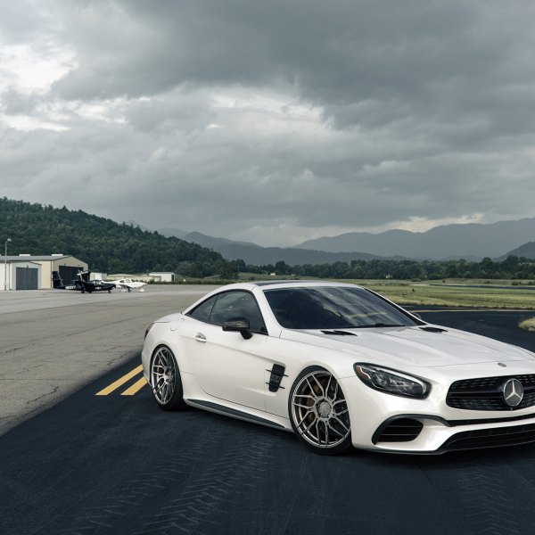 Aftermarket Front Bumper on White Mercedes SL Class - Photo by Rohana Wheels