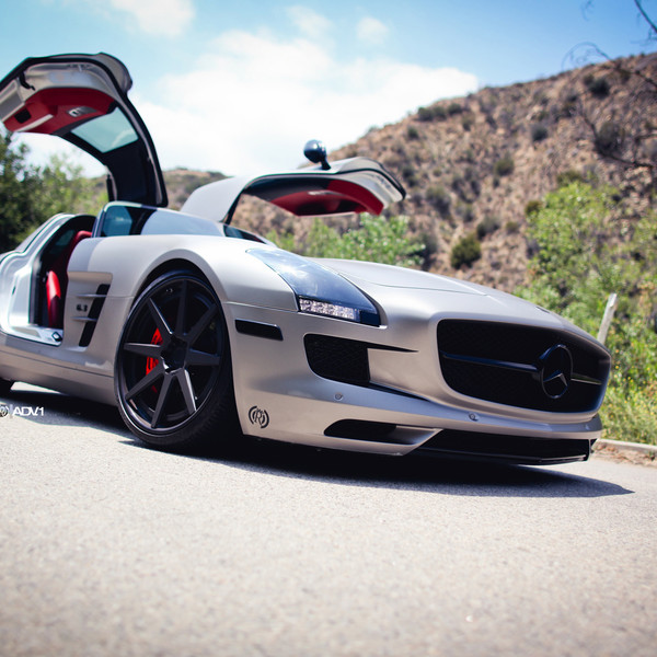 Vertical Doors on Silver Mercedes SLS - Photo by ADV.1