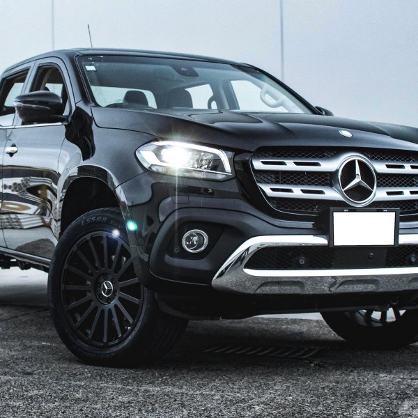 Aftermarket Chrome Grille on Black Mercedes X Class - Photo by Black Rhino Wheels