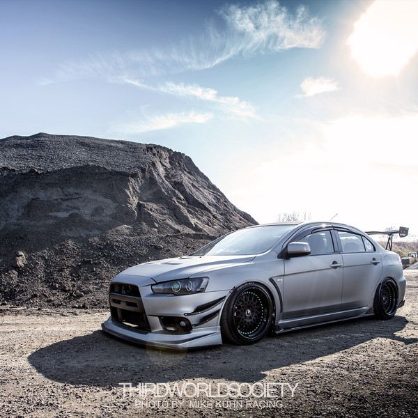 Slammed Lancer Evolution X - Photo by Avant Garde